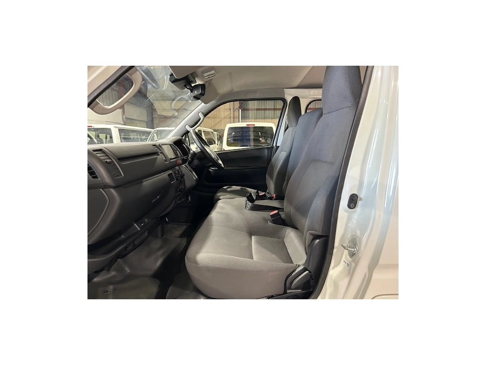 Toyota Hiace 6 Seaters ** ON HOLD **