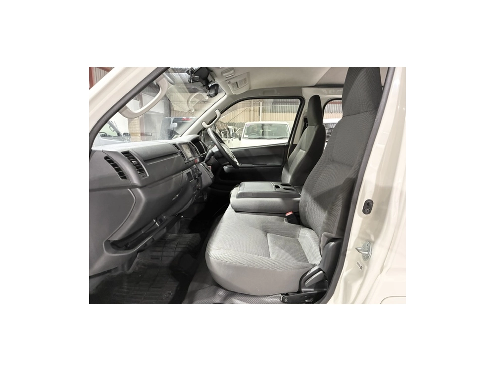 2022 Toyota Hiace =4X4= Facelift Model ** $1000 Discounted for Fuel **