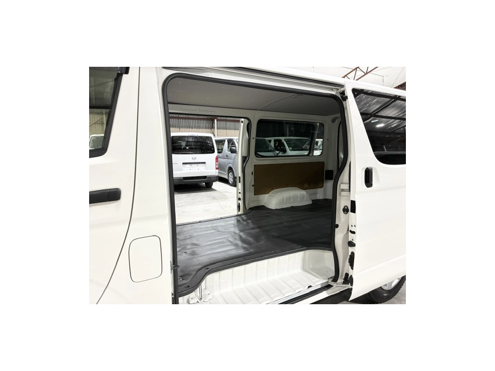 2022 Toyota Hiace =4X4= Facelift Model ** $1000 Discounted for Fuel **