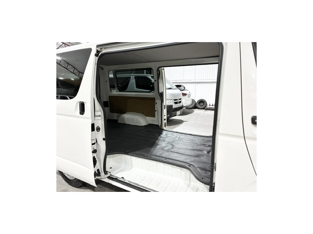 2022 Toyota Hiace =4X4= Facelift Model ** $1000 Discounted for Fuel **