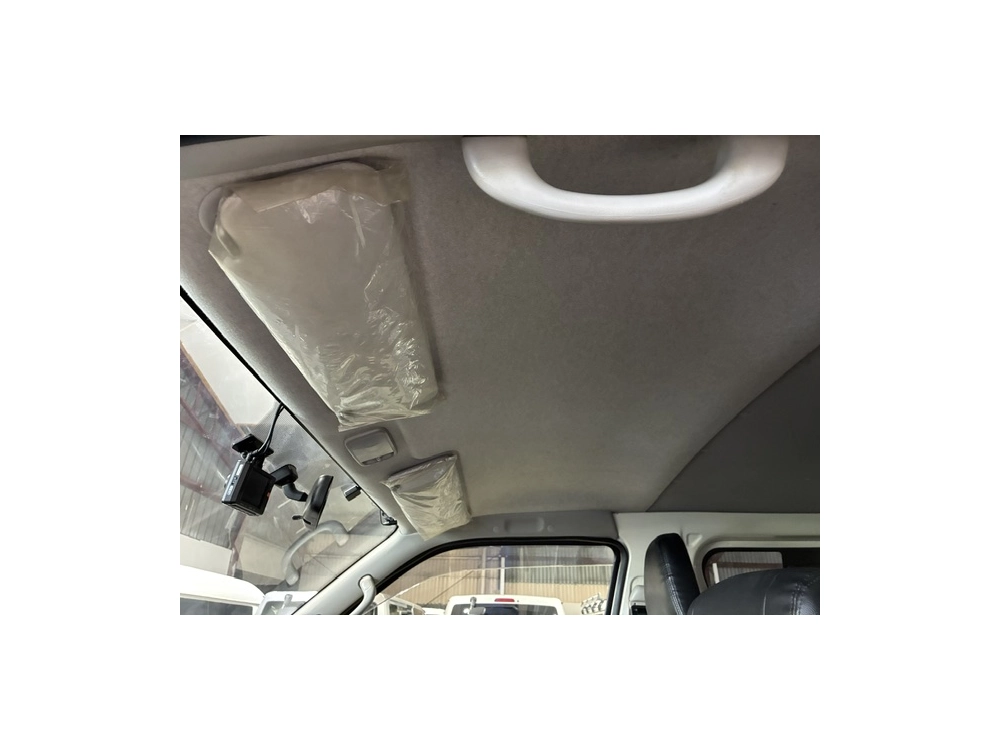 2017 Toyota Hiace =2WD= 6 SEATER / 3L DIESEL