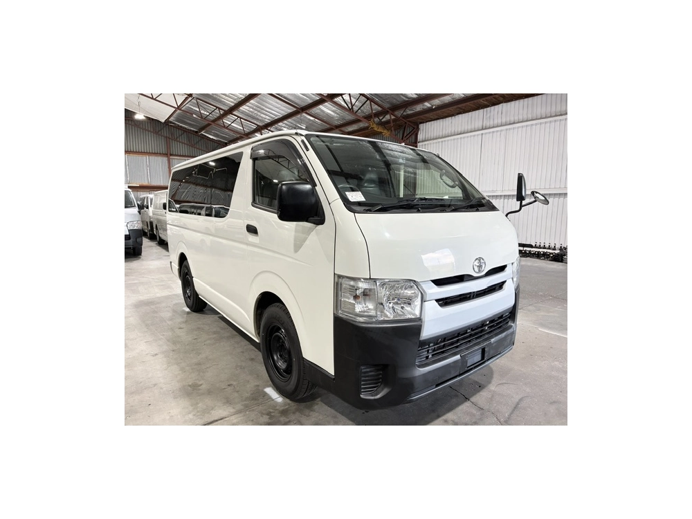 2017 Toyota Hiace =2WD= 6 SEATER / 3L DIESEL