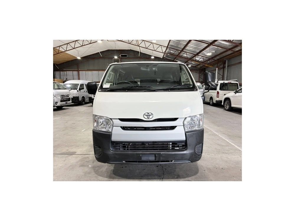 2017 Toyota Hiace =2WD= 6 SEATER / 3L DIESEL