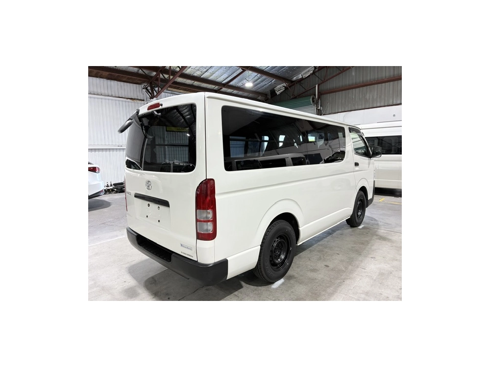 2017 Toyota Hiace =2WD= 6 SEATER / 3L DIESEL