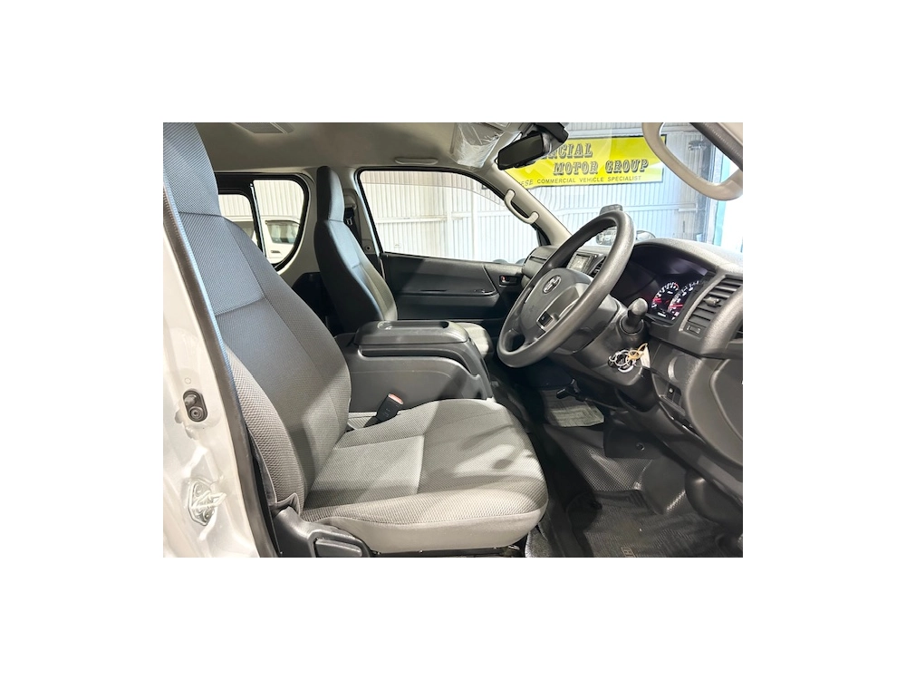 2019 Toyota Hiace ** 10 SEATER ** $4500 REDUCED $$ ** MID YEAR SALE **