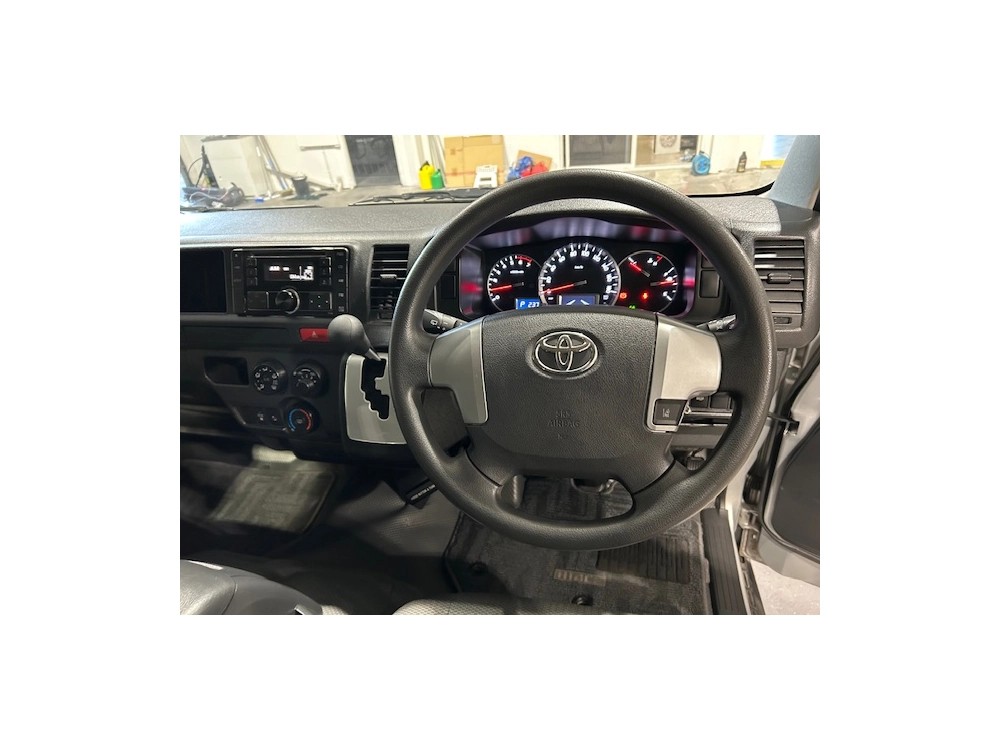 2019 Toyota Hiace ** 10 SEATER ** $4500 REDUCED $$ ** MID YEAR SALE **