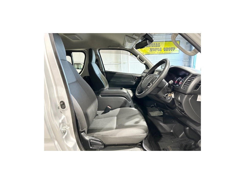 2019 Toyota Hiace ** 10 SEATER ** $4500 REDUCED $$ ** MID YEAR SALE **