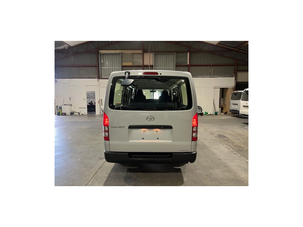 2018 Toyota Hiace 4WD DIESEL TURBO **WAS $40,995 NOW $36,995**
