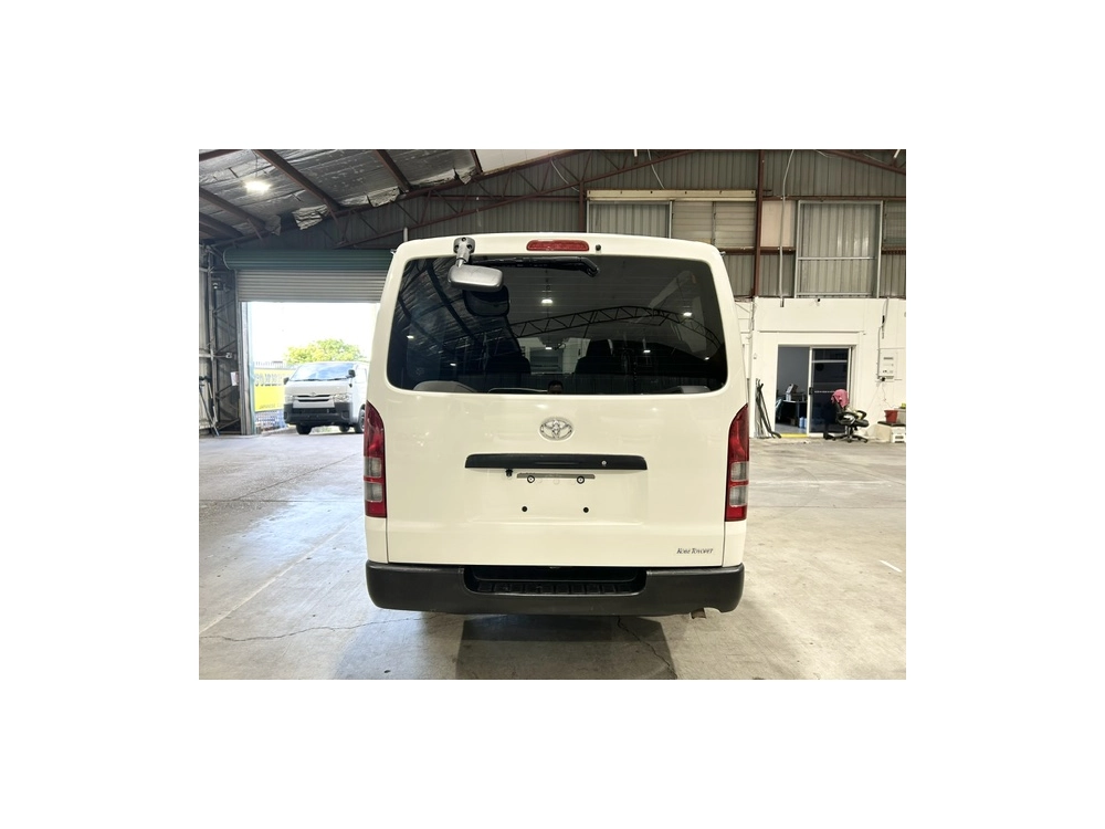2019 Toyota Hiace = 6 SEATERS = TIMBER FLOOR !!