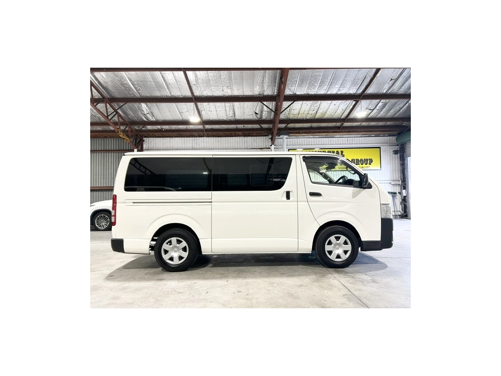2019 Toyota Hiace = 6 SEATERS = TIMBER FLOOR !!