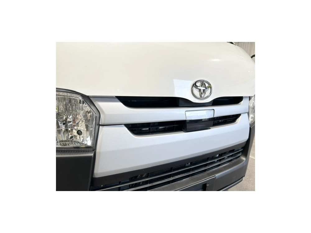 2019 Toyota Hiace = 6 SEATERS = TIMBER FLOOR !!
