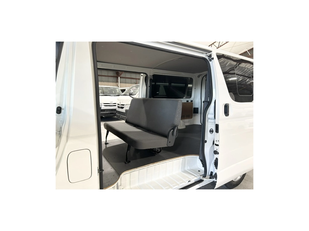 2019 Toyota Hiace = 6 SEATERS = TIMBER FLOOR