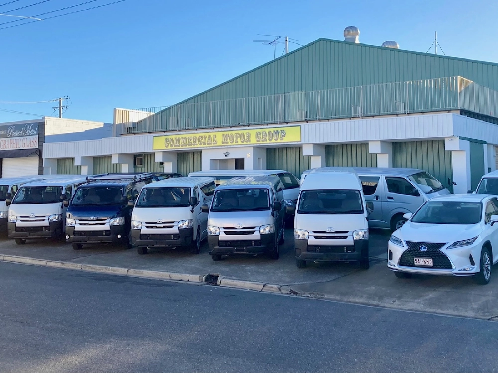 2018 Toyota Hiace 2.8L Diesel HIGHROOF ** 2 SLIDING DOORS **