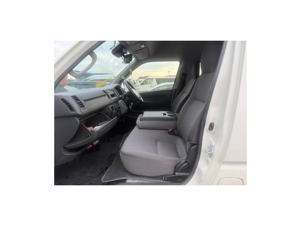 2020 Toyota Hiace 2.8L Diesel _ WELCAB 4X4 Super Low 77km