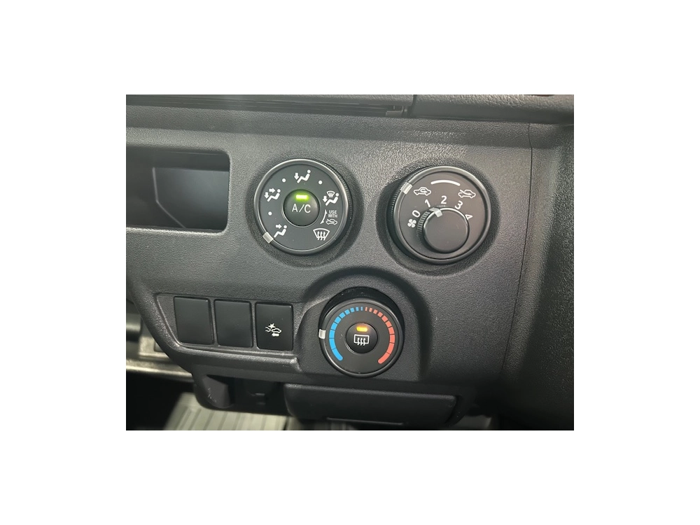 2020 Toyota Hiace = FULL TIME 4WD = 