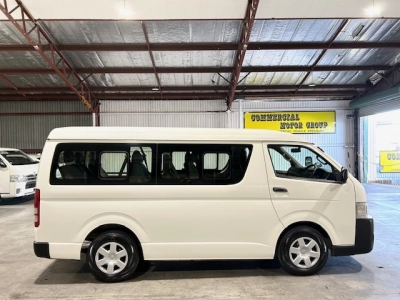 2016 Toyota Hiace LWB **10 SEATERS**