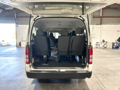2016 Toyota Hiace LWB **10 SEATERS**