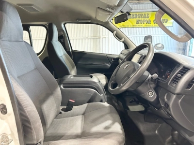 2016 Toyota Hiace LWB **10 SEATERS**