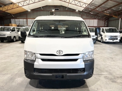 2016 Toyota Hiace LWB **10 SEATERS**