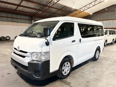 2016 Toyota Hiace LWB **10 SEATERS**
