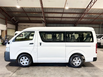 2016 Toyota Hiace LWB **10 SEATERS**