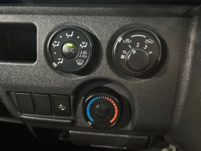 2020 Toyota Hiace === Heavy Duty ROOFRACK ===