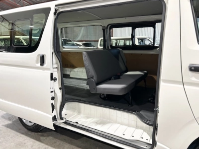 2019 Toyota Hiace ==== 6 Seaters ====