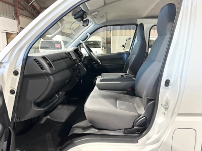2019 Toyota Hiace 6 SEATERS 100km Only