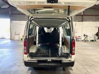 2019 Toyota Hiace ==== 6 Seaters ====