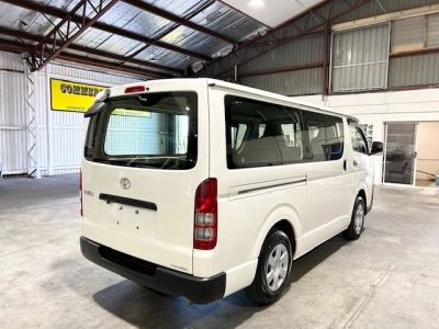 2019 Toyota Hiace 6 SEATERS 100km Only