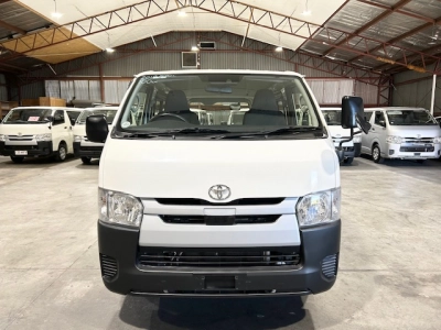 2019 Toyota Hiace 6 SEATERS 100km Only