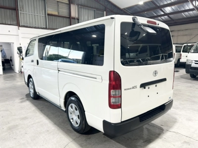 2019 Toyota Hiace =4X4= Rear Aircon!! 3/6/9 Seaters