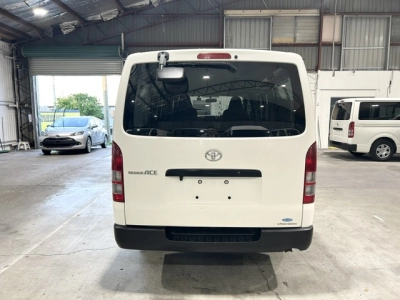2019 Toyota Hiace =4X4= Rear Aircon!! 3/6/9 Seaters