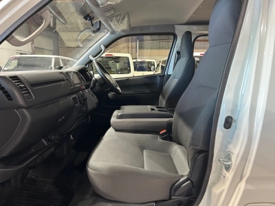 2021 Toyota Hiace Latest Facelift Model =4X4= Super Low 103km 