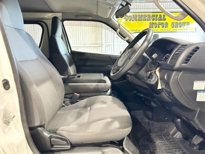 2019 Toyota Hiace =4x4= 6 or 9 Seaters