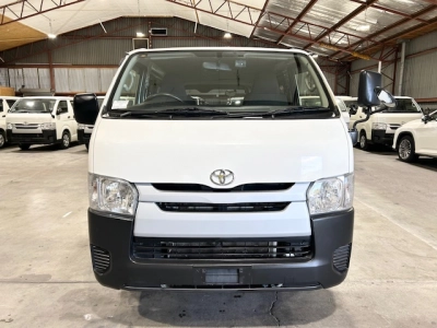 2019 Toyota Hiace =4x4= 6 or 9 Seaters