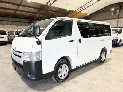 2019 Toyota Hiace =4x4= 6 or 9 Seaters