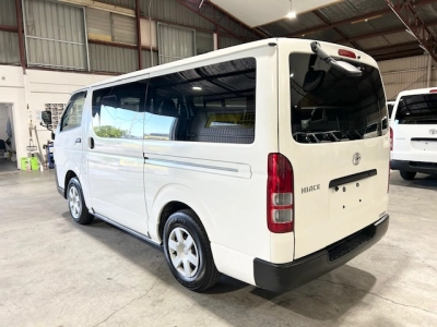 2019 Toyota Hiace =4x4= 6 or 9 Seaters