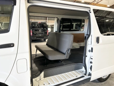 2016 Toyota Hiace Super Low 103kms === FULL TIME 4WD===