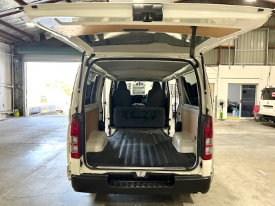 2020 Toyota Hiace ==FULL TIME 4WD== 2.8L DIESEL