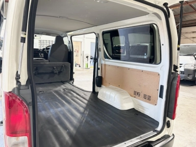 2020 Toyota Hiace ==FULL TIME 4WD== 2.8L DIESEL