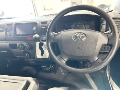 2016 Toyota Hiace Super Low 103kms === FULL TIME 4WD===