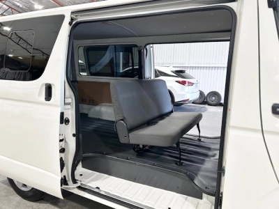 2016 Toyota Hiace Super Low 103kms === FULL TIME 4WD===
