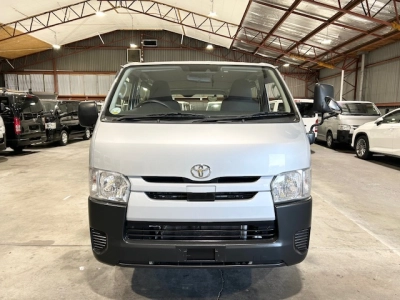 2019 Toyota Hiace ==FULL TIME 4WD - ONLY 117km==