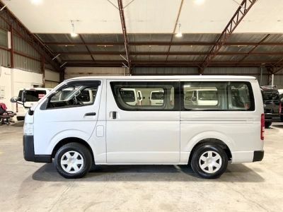 2019 Toyota Hiace ==FULL TIME 4WD - ONLY 117km==