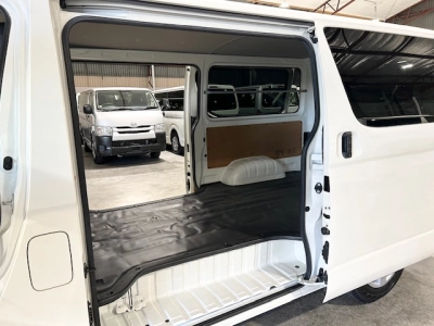 2020 Toyota Hiace ==4x4 4x4 4x4== Super Low 105kms