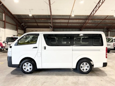 2020 Toyota Hiace ==4x4 4x4 4x4== Super Low 105kms