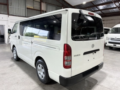2022 Toyota Hiace 4X4 FACELIFT MODEL / 6 SEATER!!