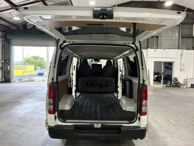 2022 Toyota Hiace 4X4 FACELIFT MODEL / 6 SEATER!!