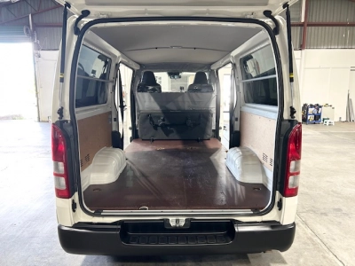 2018 Toyota Hiace LWB ***$4100 REDUCED*** 6 SEATERS / TIMBER FLOOR!